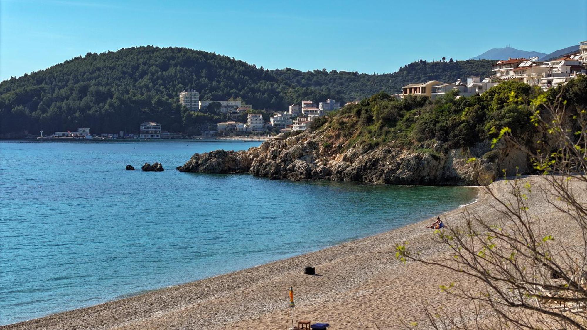 Billy Hotel Himare